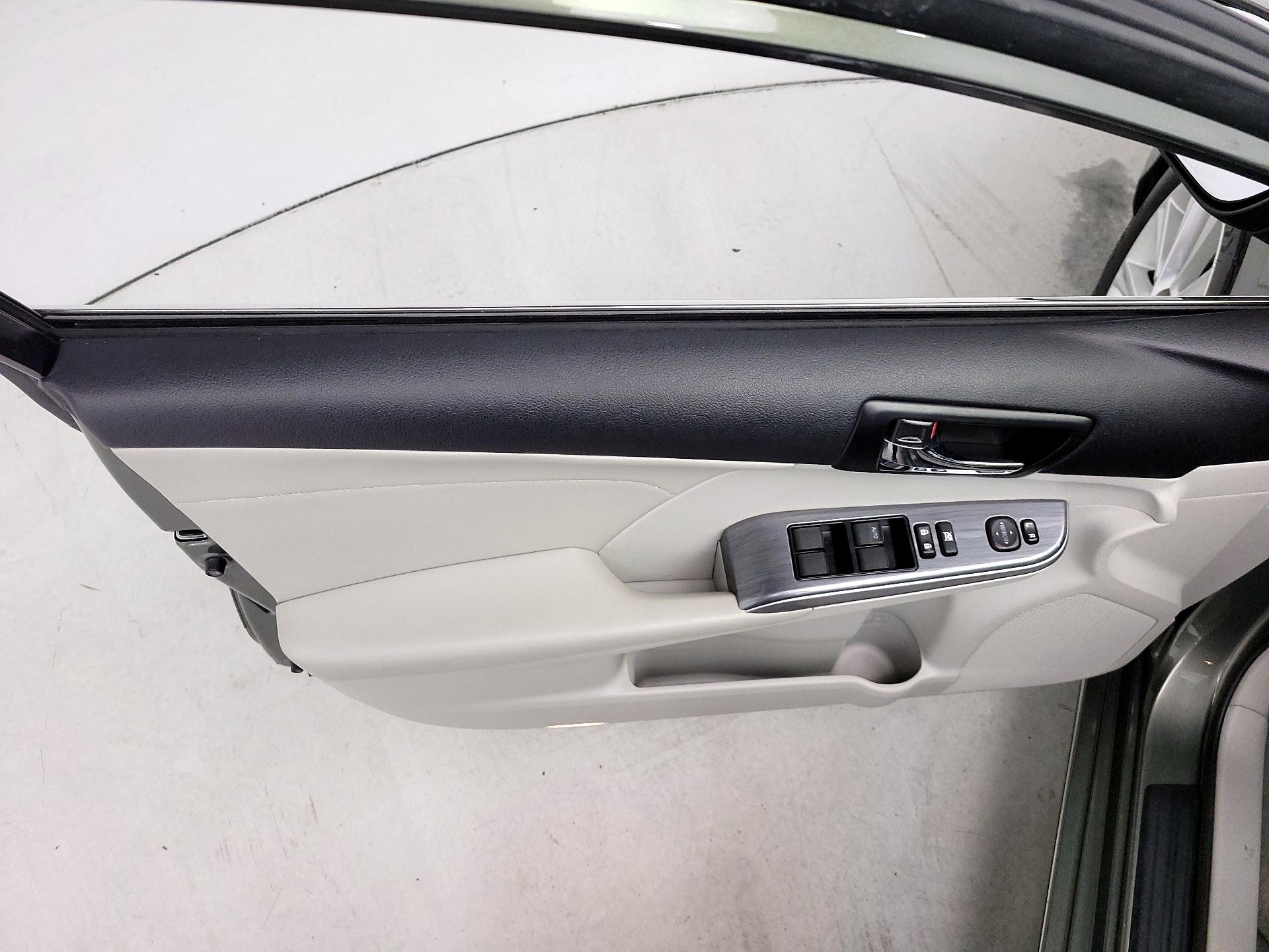 Thumbnail: 2014 Toyota Camry - 12