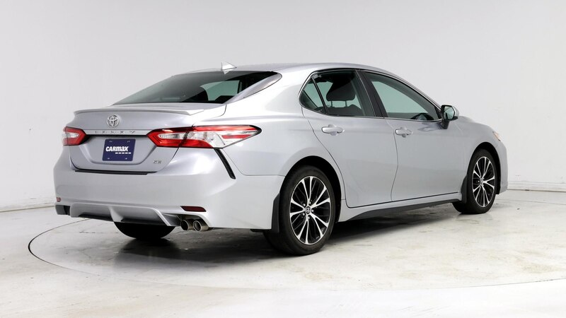 2020 Toyota Camry SE 8