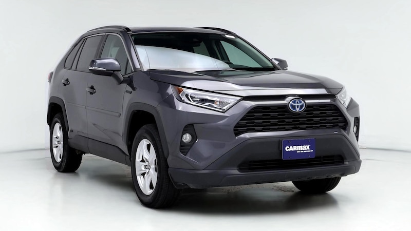 2021 Toyota RAV4 XLE Hero Image