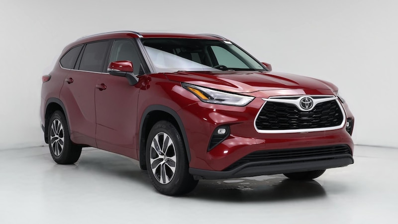 2021 Toyota Highlander XLE Hero Image