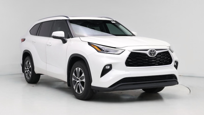 2021 Toyota Highlander XLE Hero Image