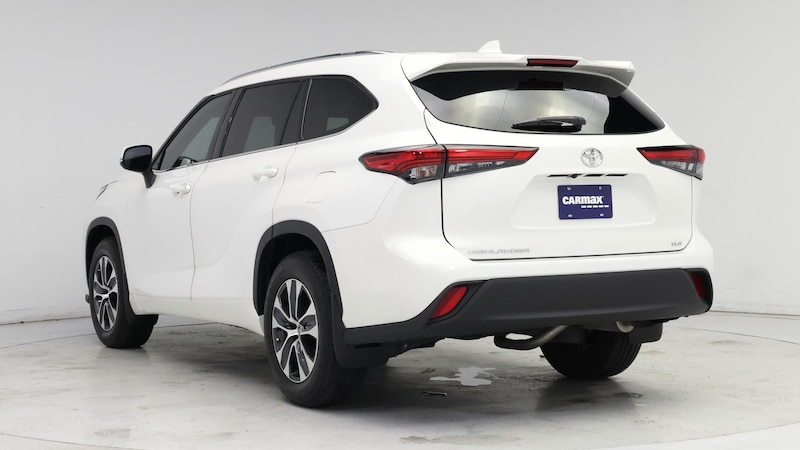 2021 Toyota Highlander XLE 2