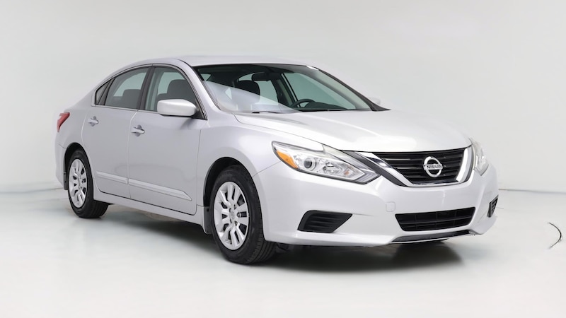 2016 Nissan Altima S Hero Image