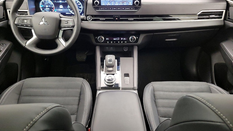 2023 Mitsubishi Outlander SE 9
