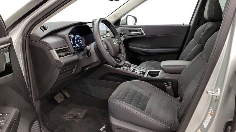 2023 Mitsubishi Outlander SE 11