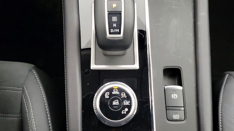 2023 Mitsubishi Outlander SE 18