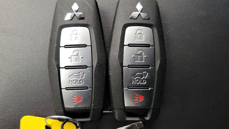 2023 Mitsubishi Outlander SE 26