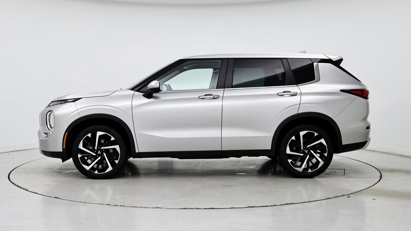 2023 Mitsubishi Outlander SE 3