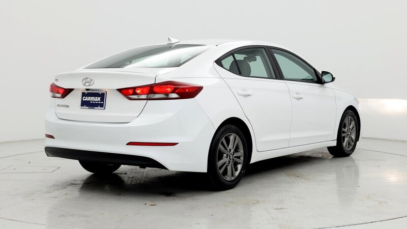 2017 Hyundai Elantra SE 8