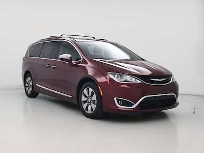 2018 Chrysler Pacifica Hybrid Limited -
                Farragut, TN