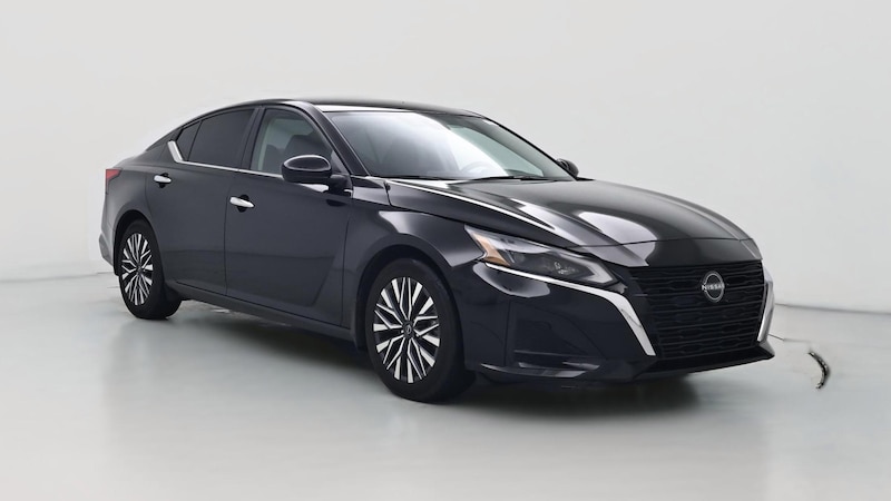 2023 Nissan Altima SV Hero Image