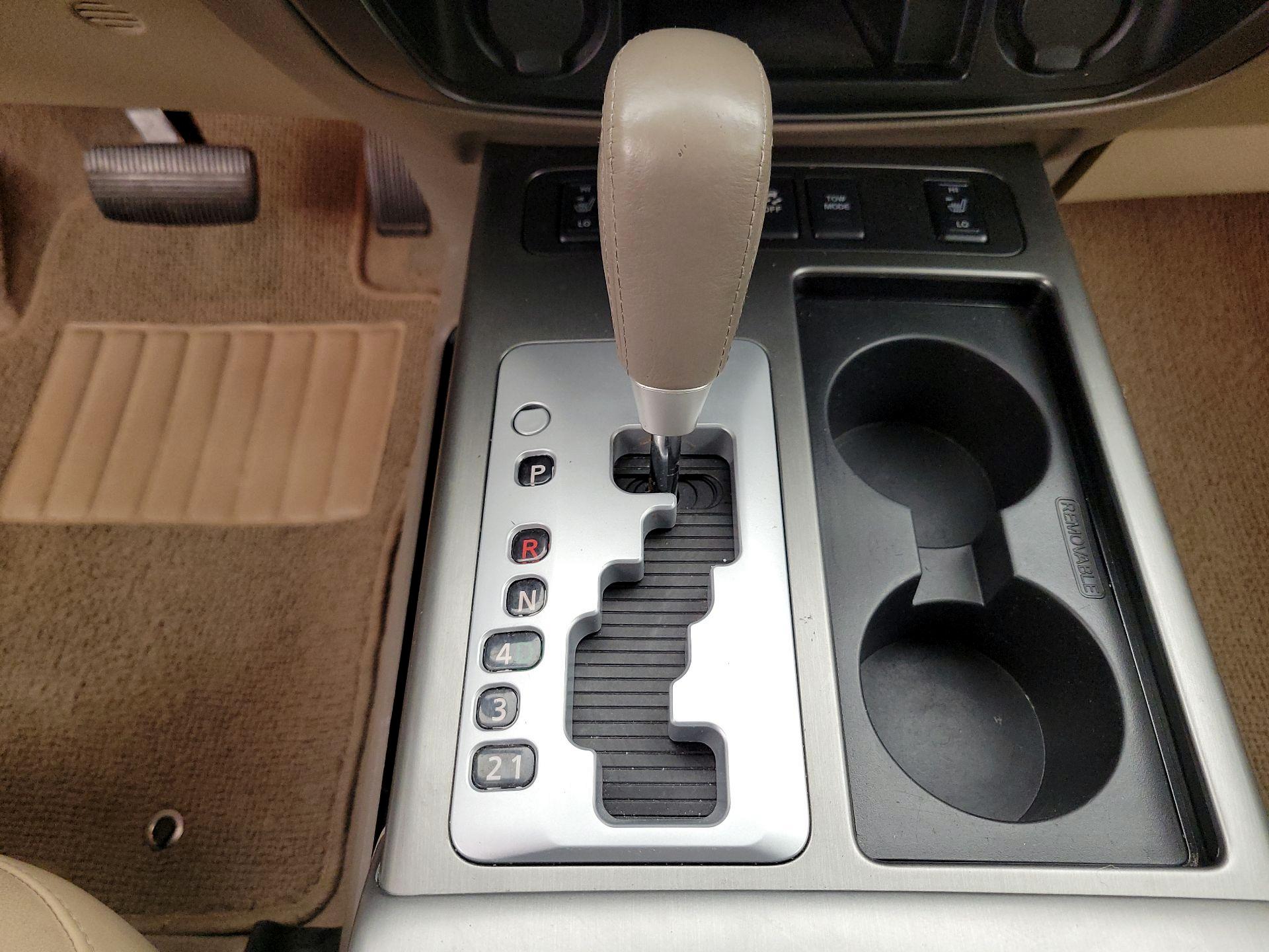 Thumbnail: 2014 Nissan Armada - 18