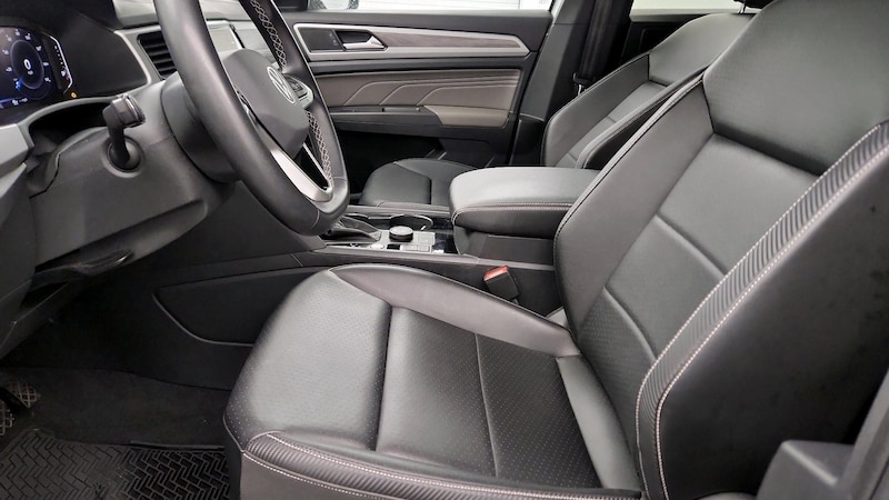 2022 Volkswagen Atlas SE 9