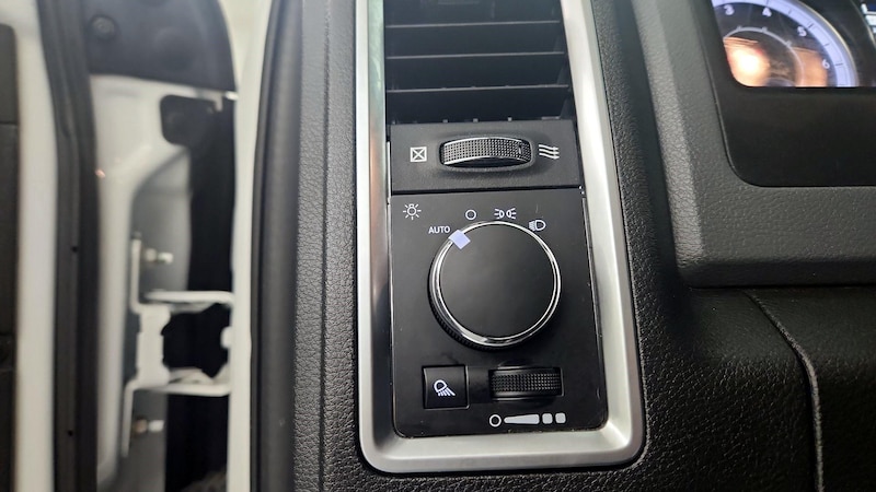 2020 RAM 1500 Classic SLT 11