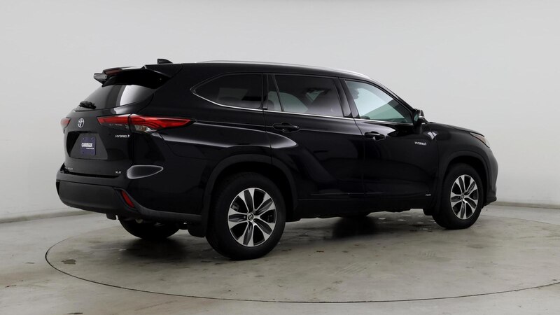 2021 Toyota Highlander XLE 3