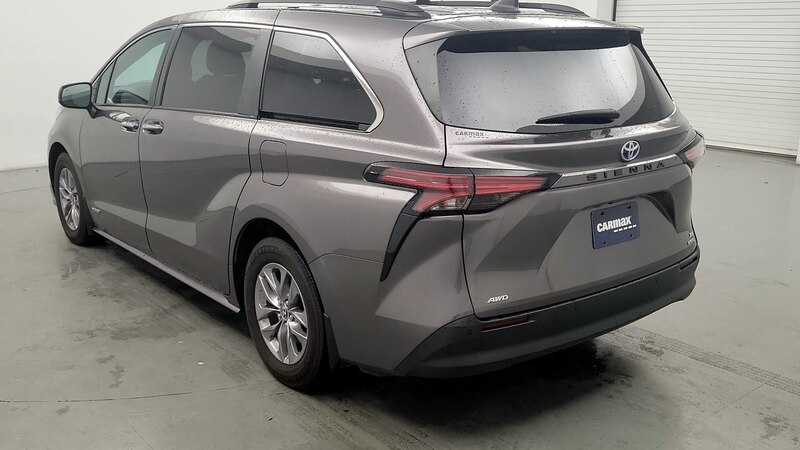 2021 Toyota Sienna XLE 7