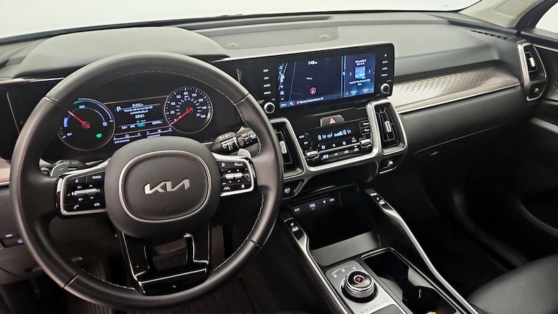 2022 Kia Sorento EX 9