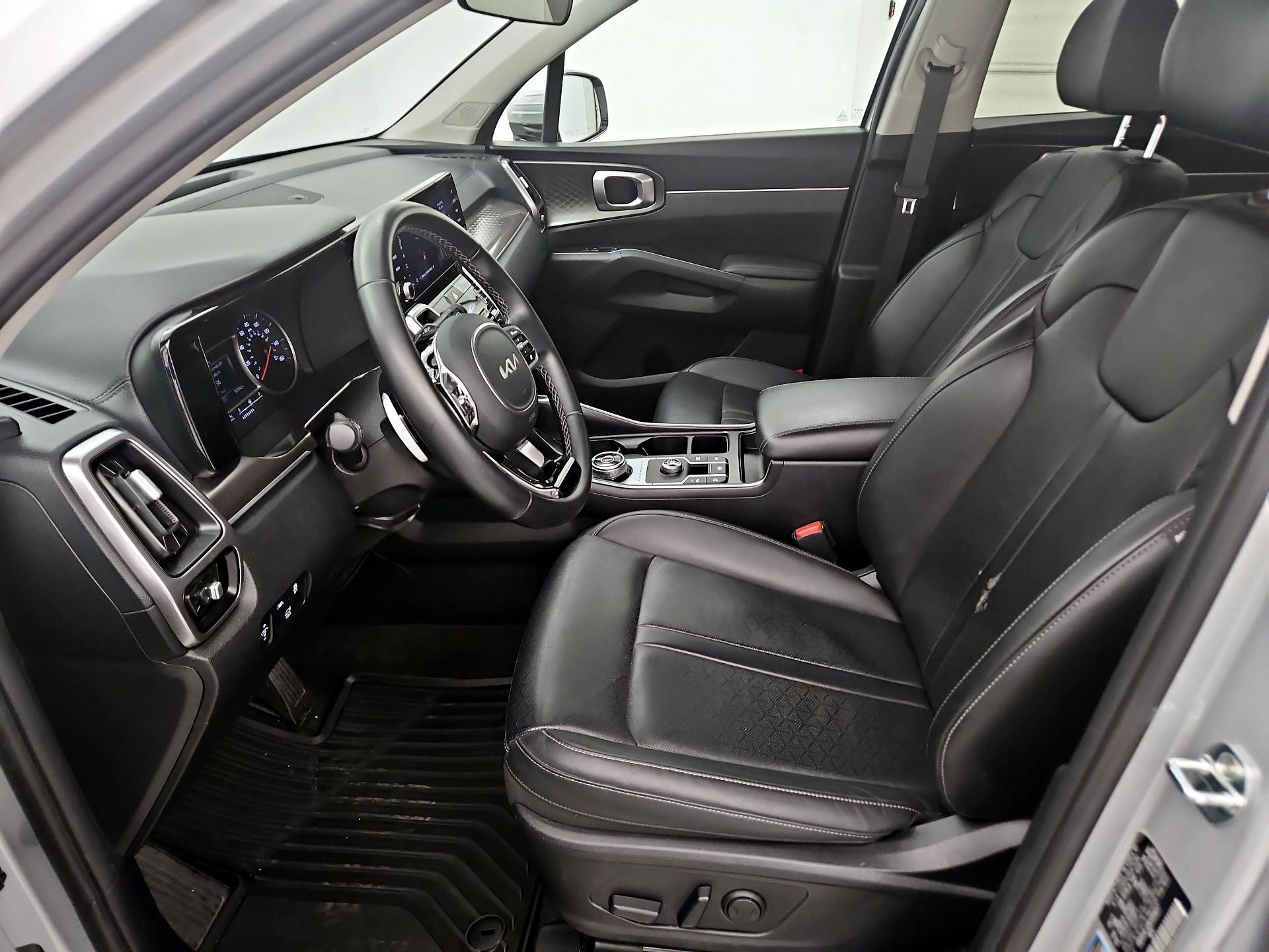 Thumbnail: 2022 Kia Sorento - 11