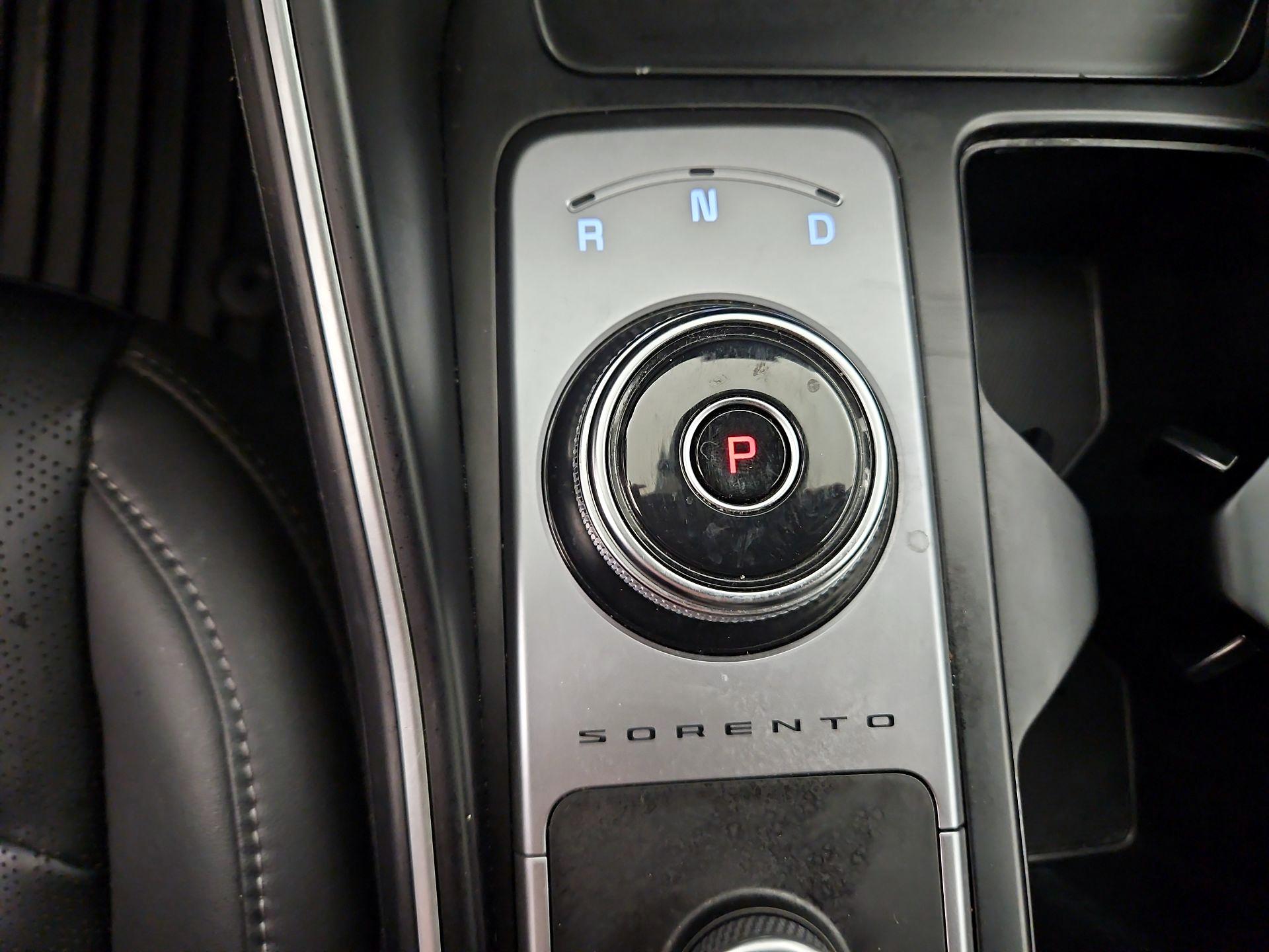 Thumbnail: 2022 Kia Sorento - 18