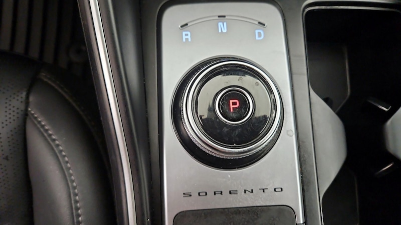 2022 Kia Sorento EX 18