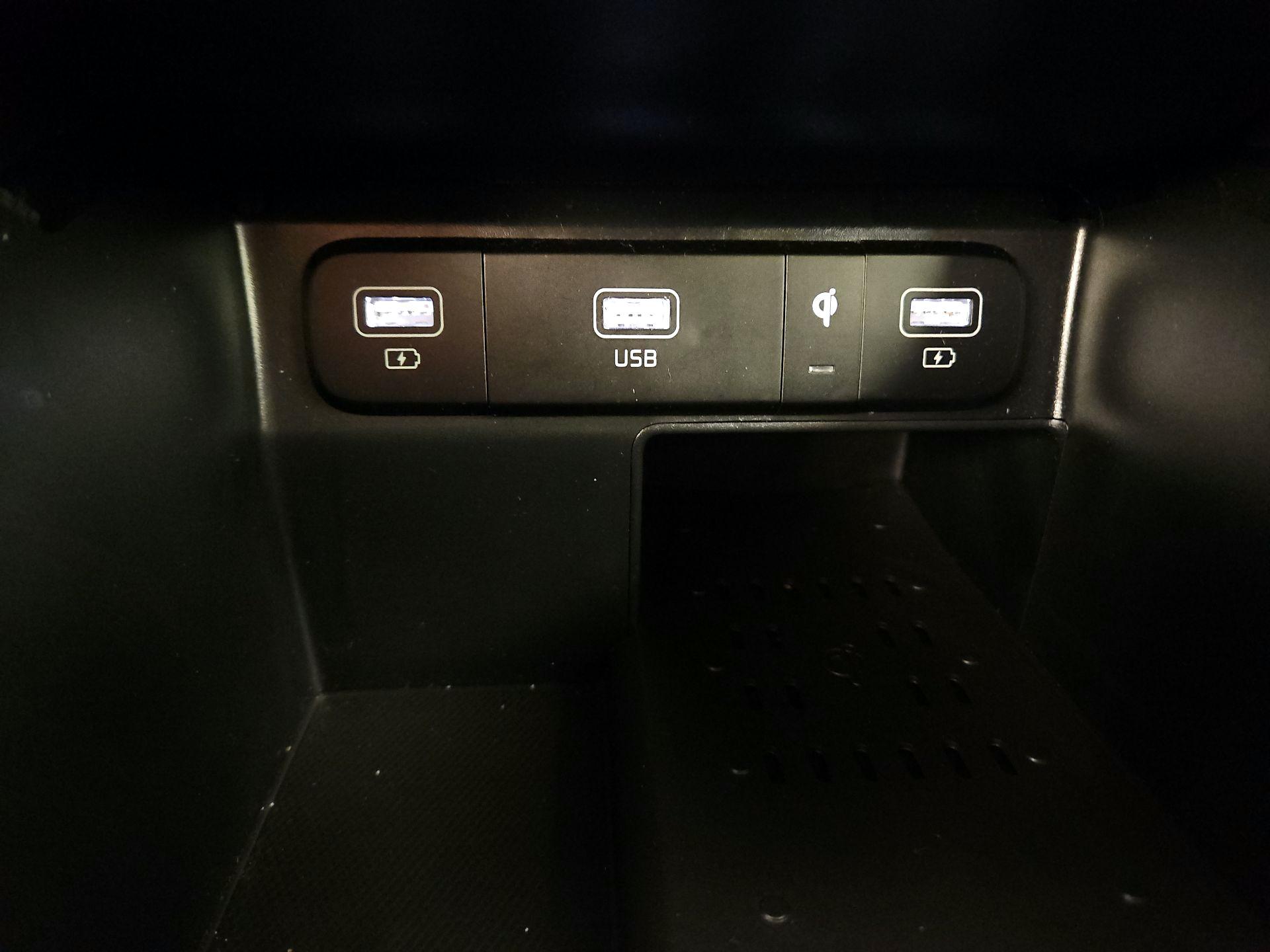 Thumbnail: 2022 Kia Sorento - 19