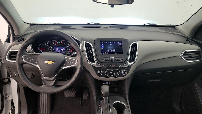 2022 Chevrolet Equinox LS 9