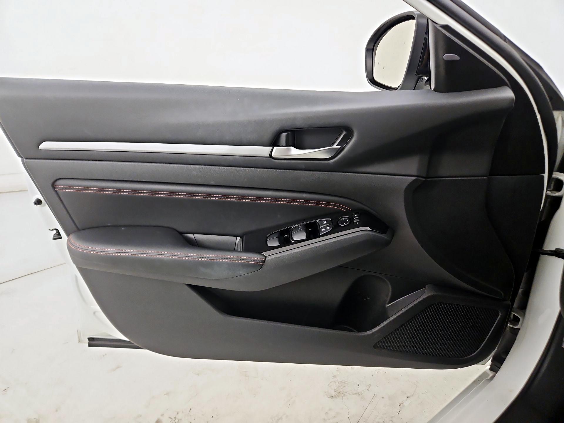 Thumbnail: 2023 Nissan Altima - 12