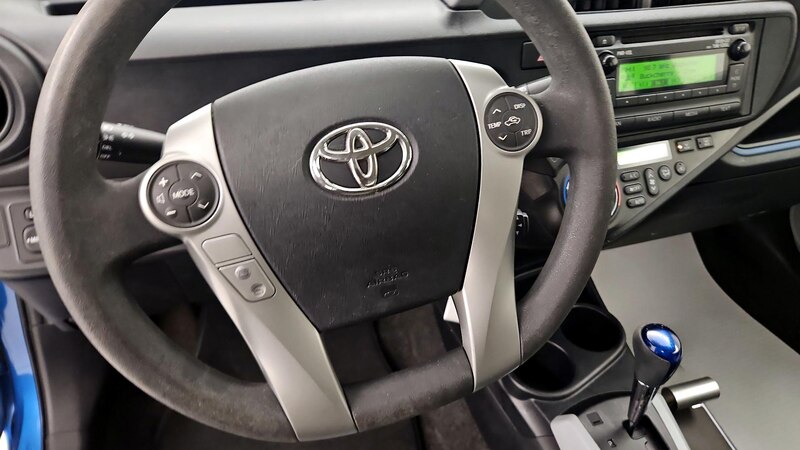 2013 Toyota Prius c Two 10