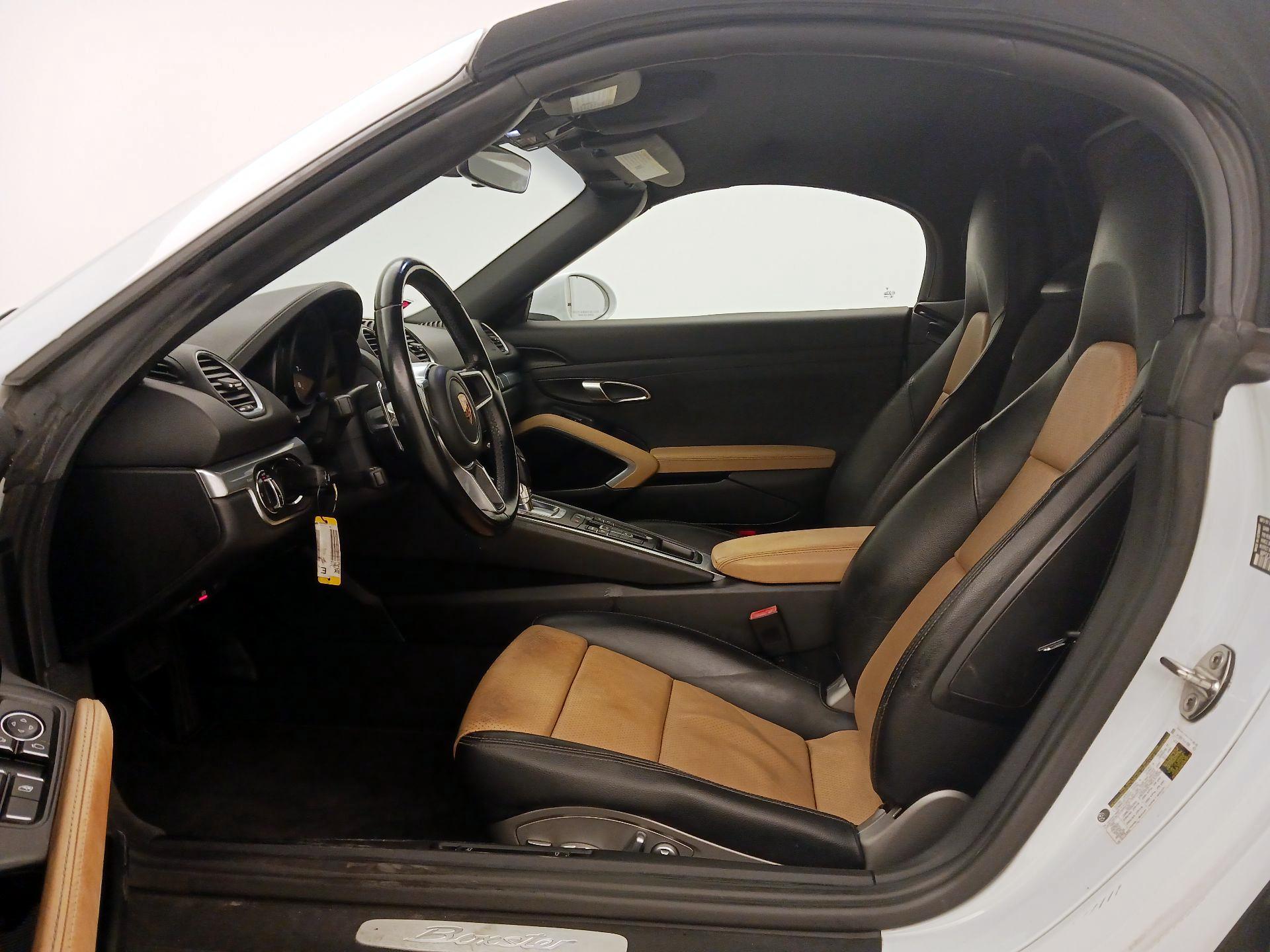 Thumbnail: 2018 Porsche 718 Boxster - 11