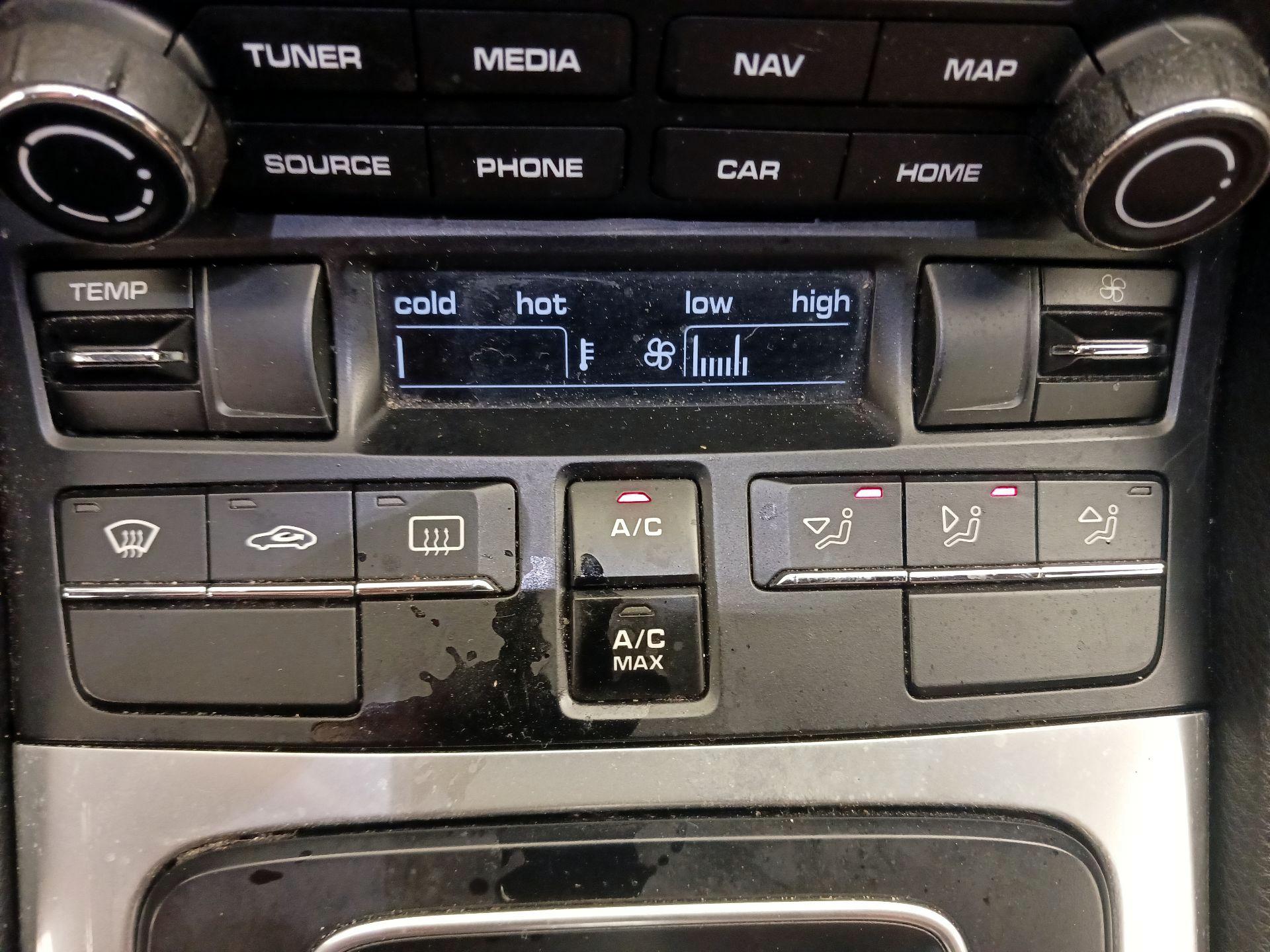 Thumbnail: 2018 Porsche 718 Boxster - 16