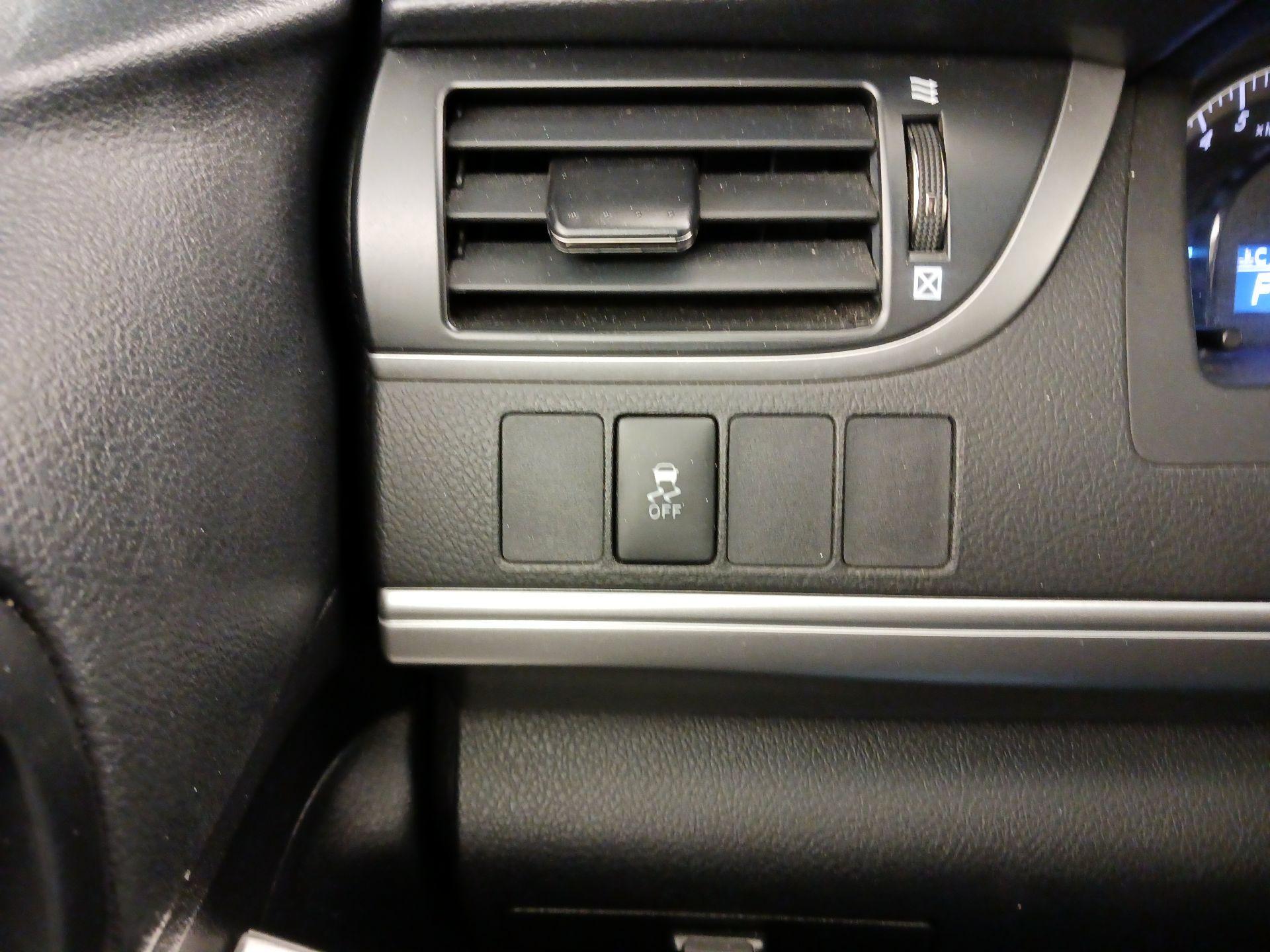 Thumbnail: 2013 Toyota Camry - 13