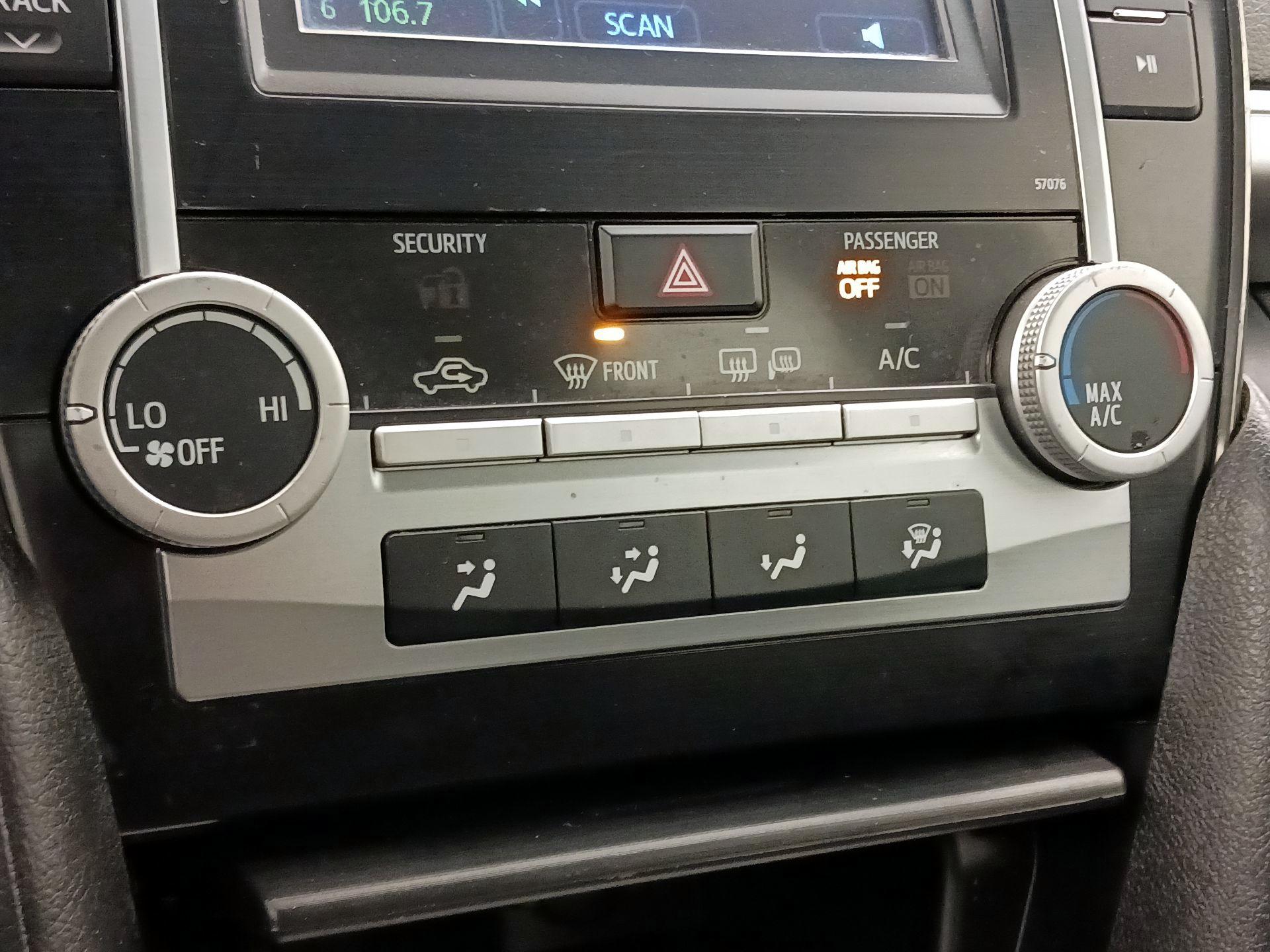 Thumbnail: 2013 Toyota Camry - 16