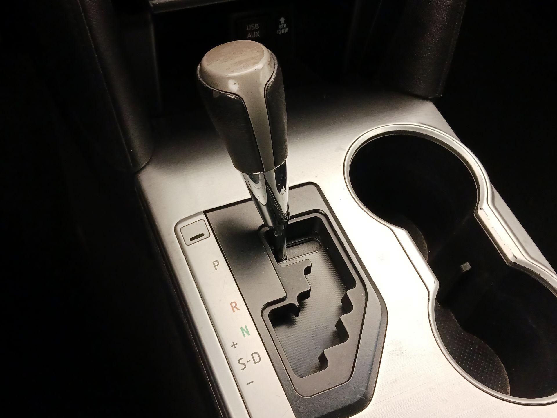 Thumbnail: 2013 Toyota Camry - 17