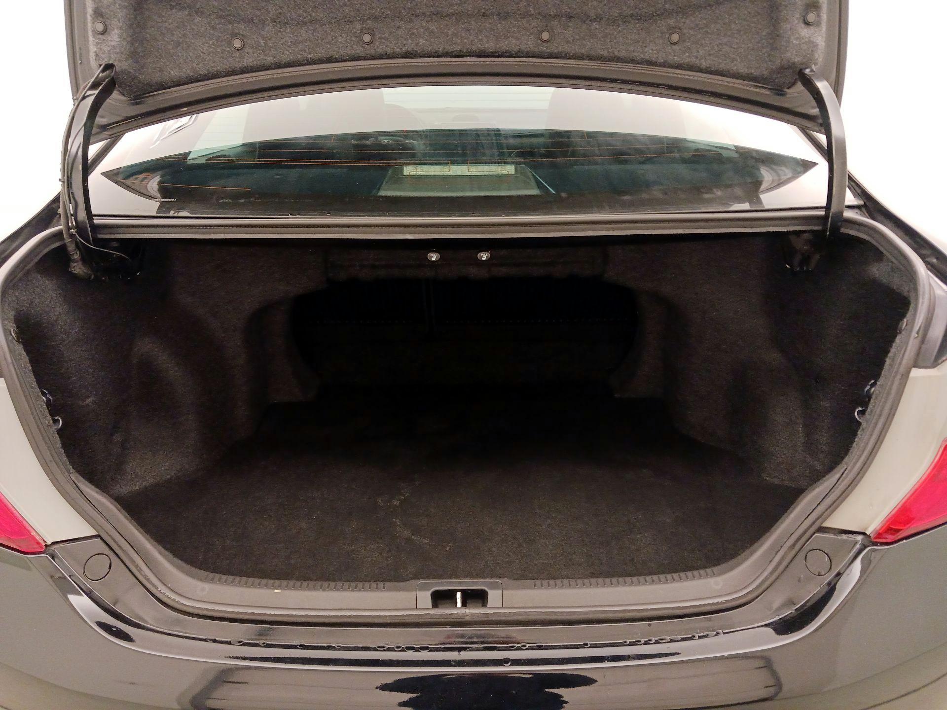 Thumbnail: 2013 Toyota Camry - 20