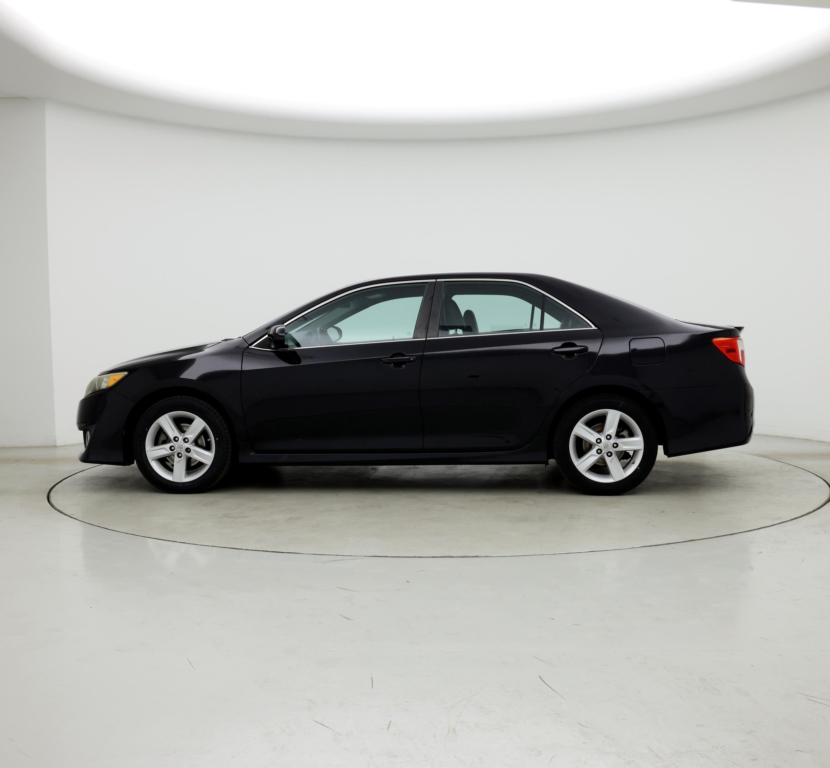 Thumbnail: 2013 Toyota Camry - 3
