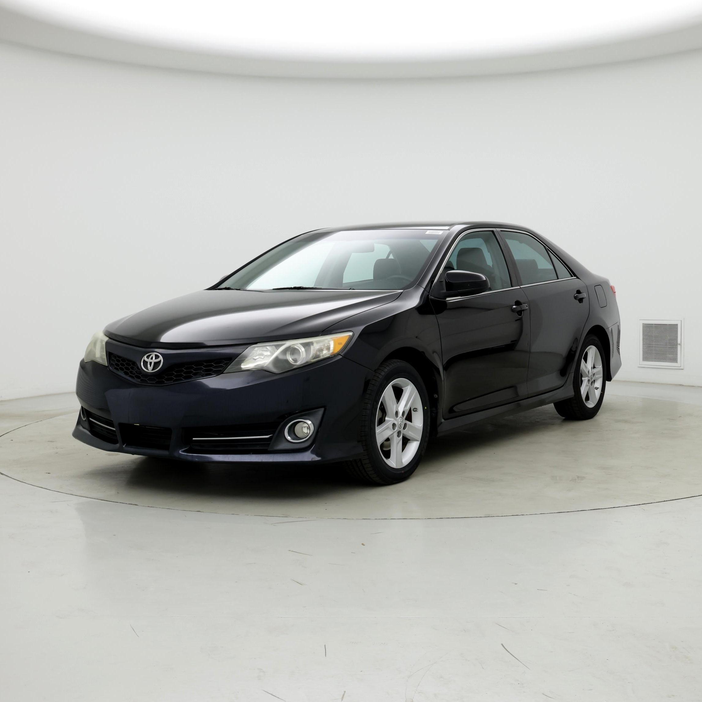 Thumbnail: 2013 Toyota Camry - 4