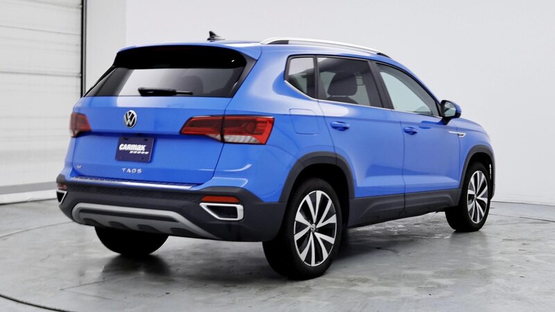 2022 Volkswagen Taos SE 8