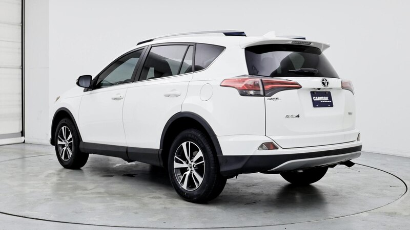 2018 Toyota RAV4 XLE 2