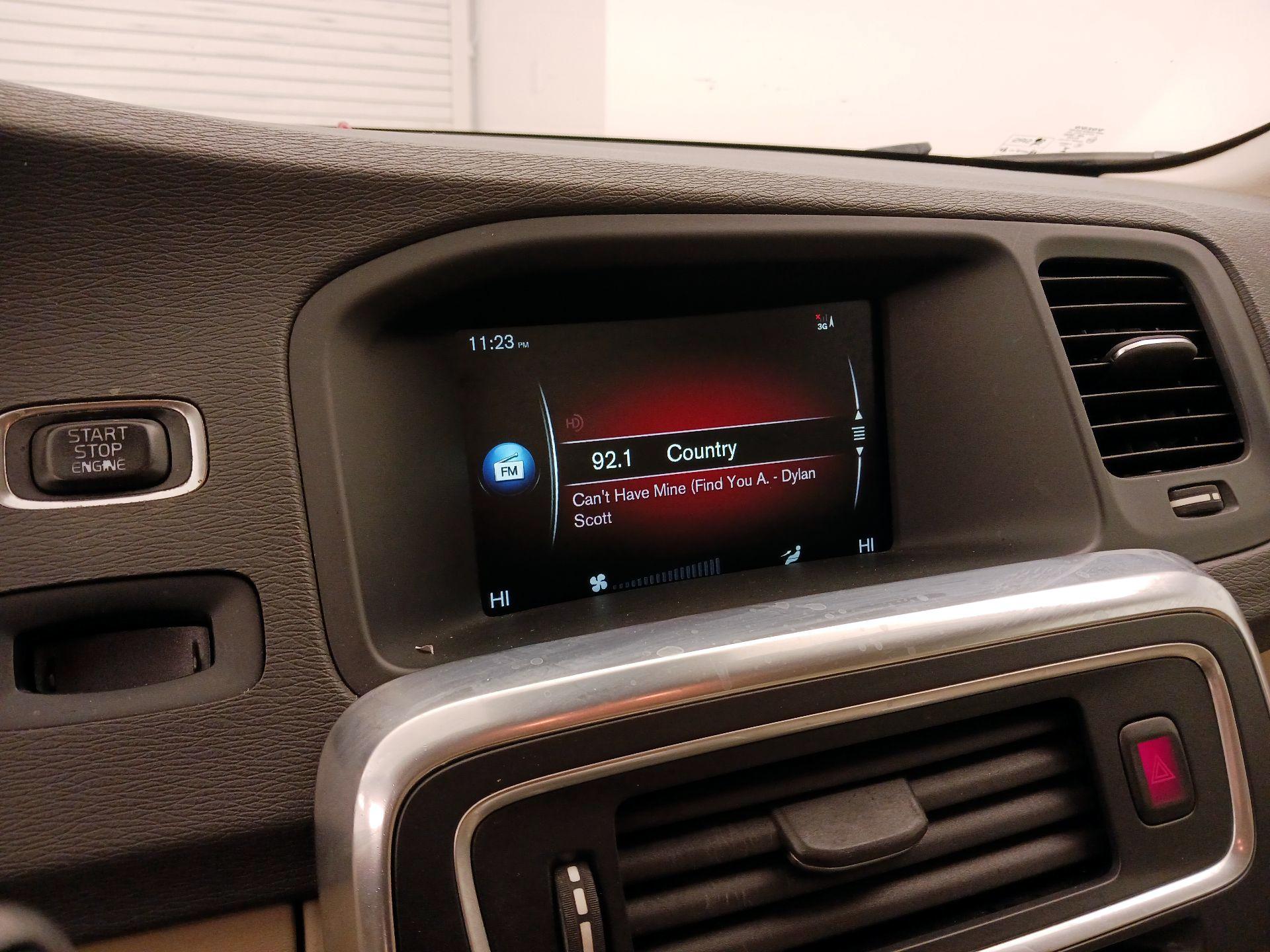 Thumbnail: 2015 Volvo S60 - 14