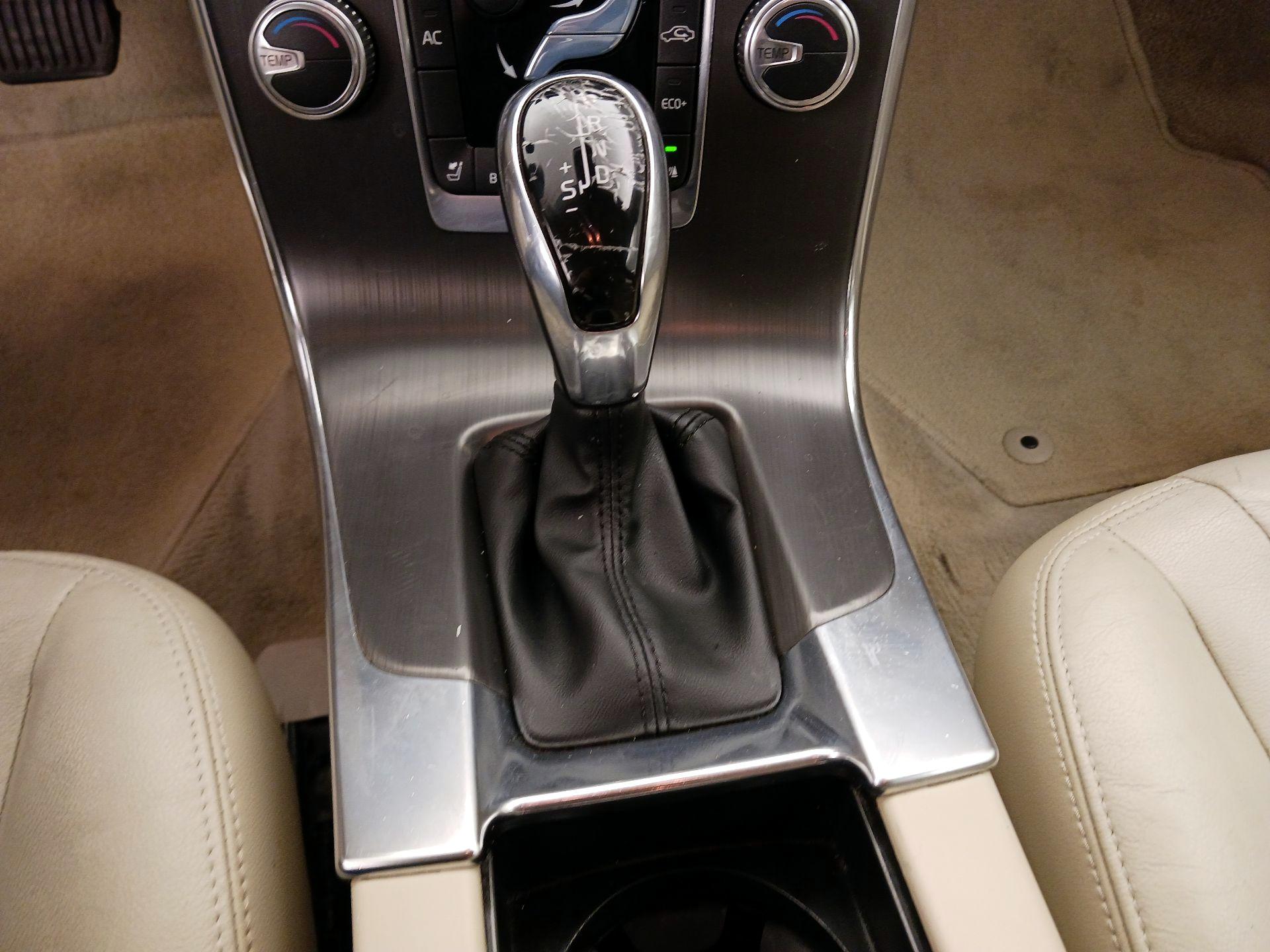 Thumbnail: 2015 Volvo S60 - 16