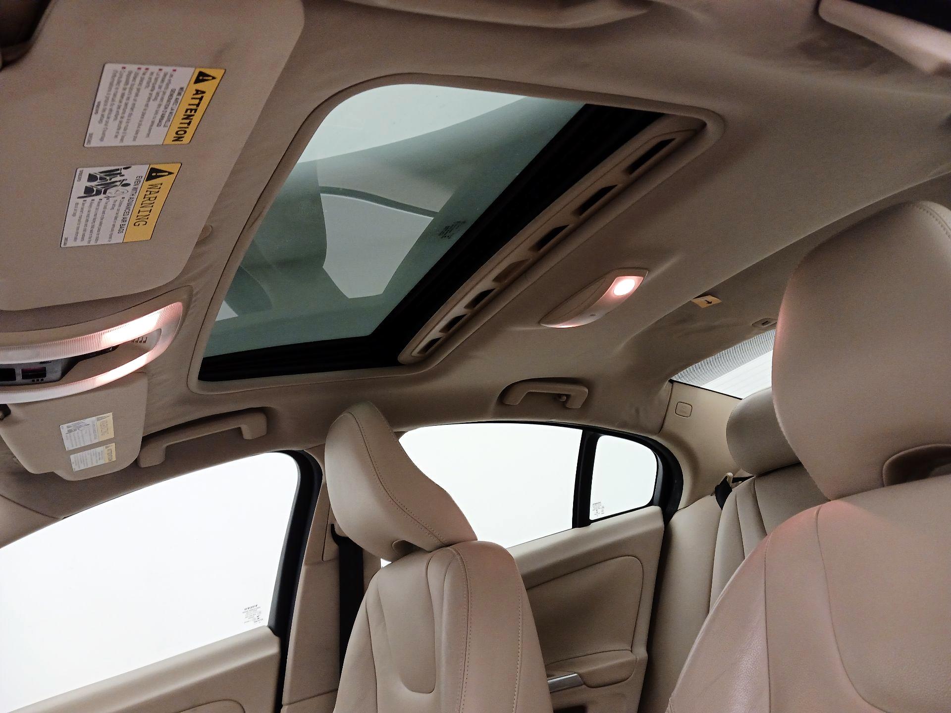 Thumbnail: 2015 Volvo S60 - 18