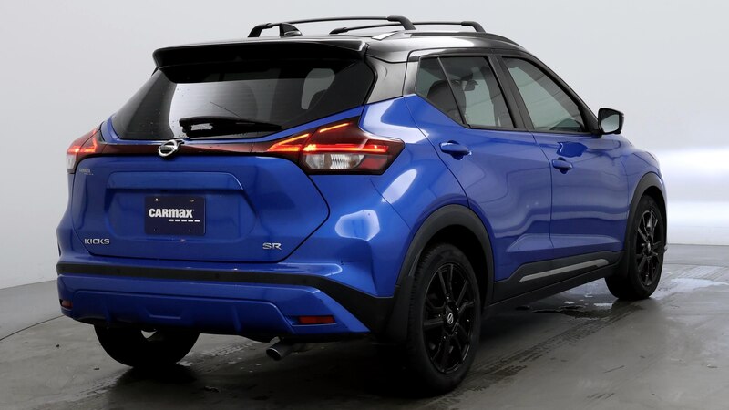 2021 Nissan Kicks SR 8