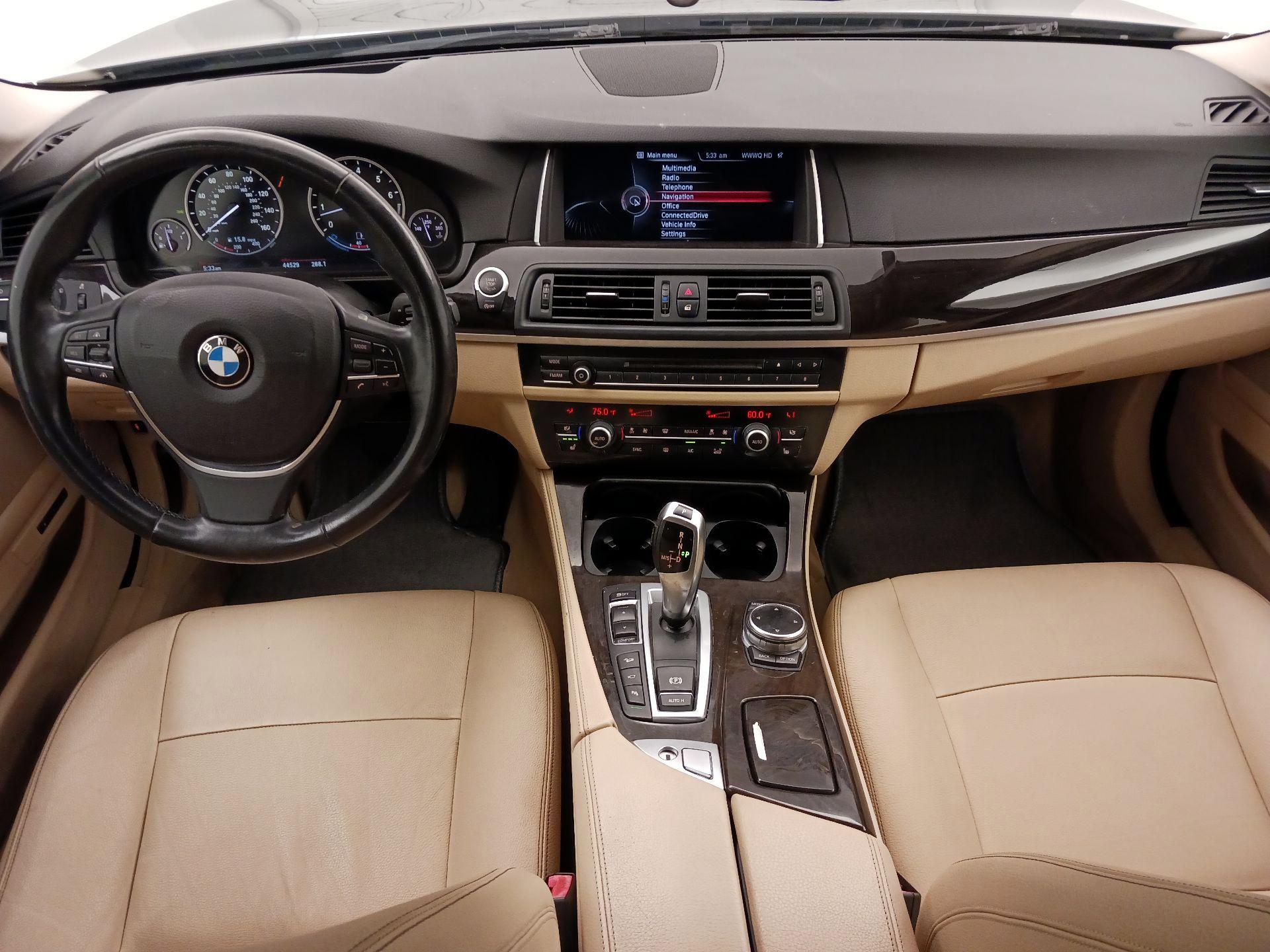 Thumbnail: 2014 BMW 5 Series - 9