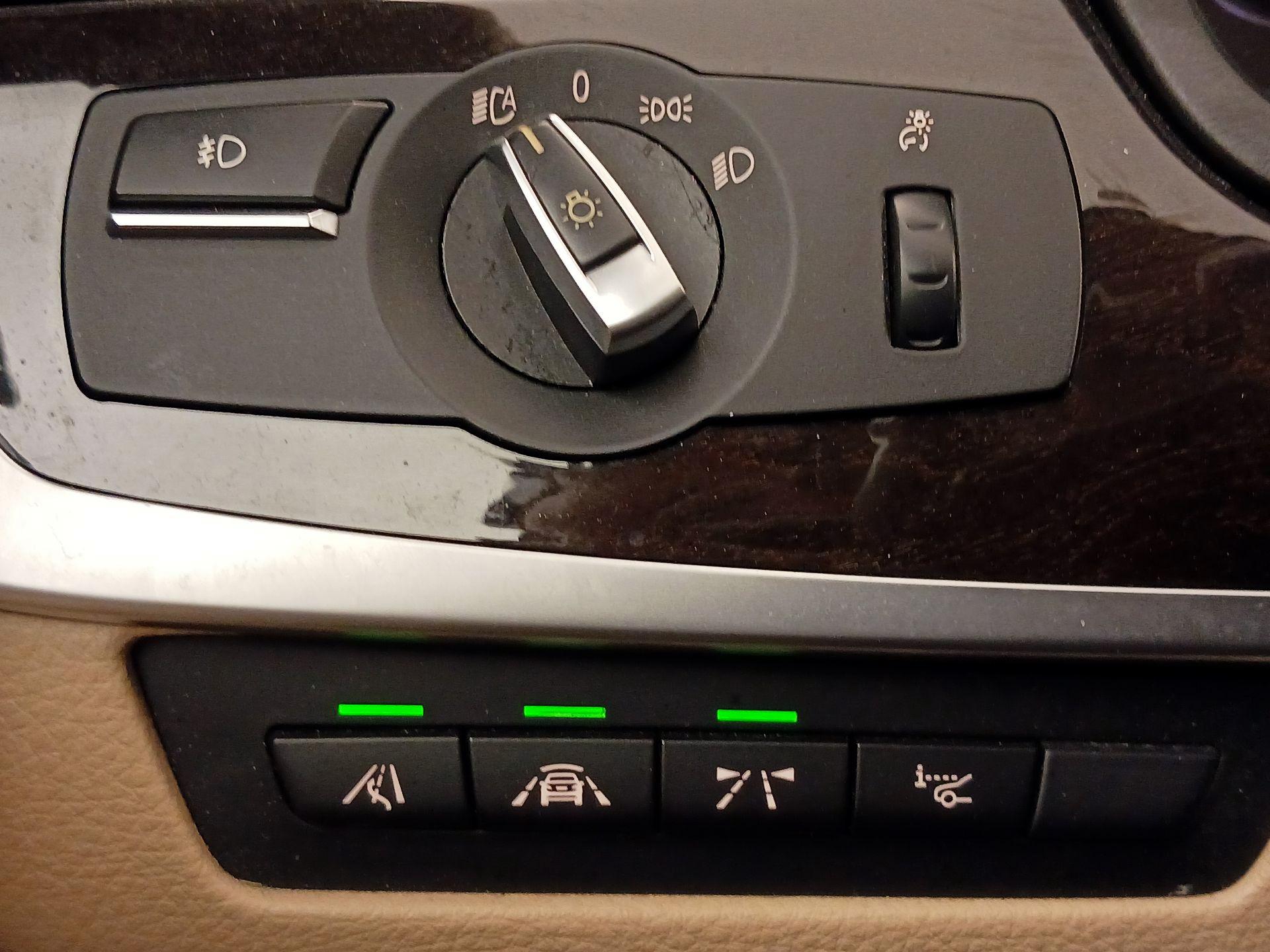 Thumbnail: 2014 BMW 5 Series - 13