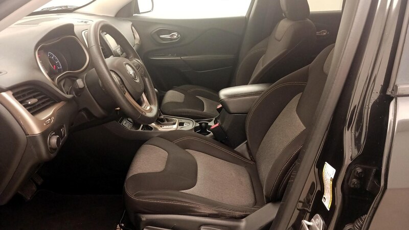 2015 Jeep Cherokee Sport 11