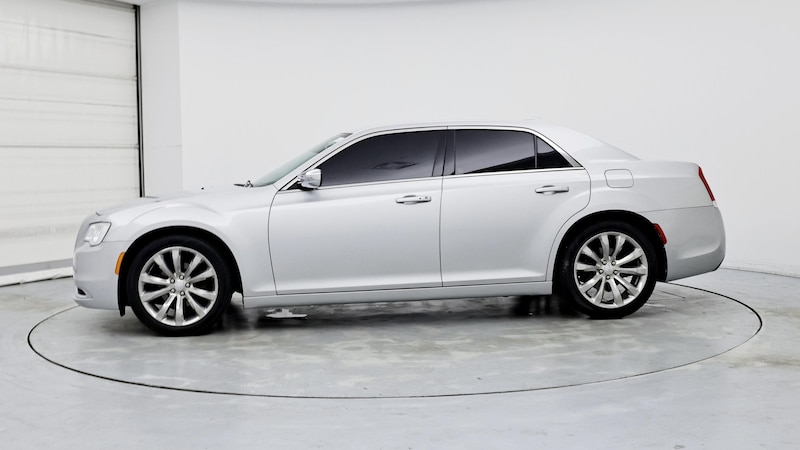 2020 Chrysler 300 Touring 3