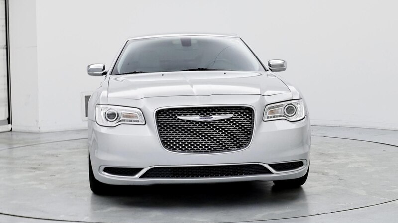 2020 Chrysler 300 Touring 5