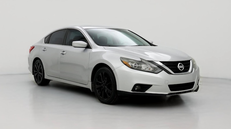 2016 Nissan Altima SR Hero Image