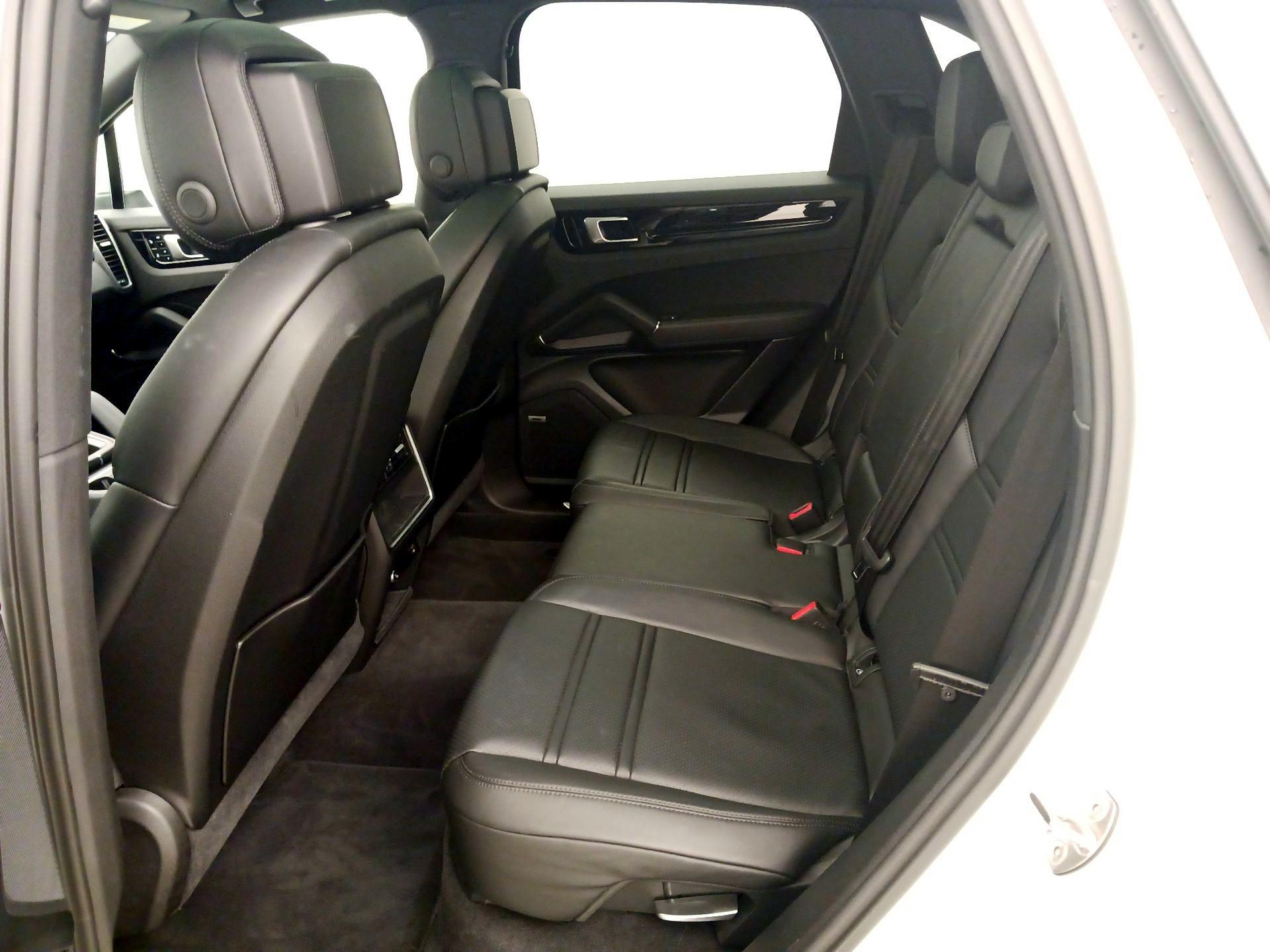 Thumbnail: 2019 Porsche Cayenne - 20