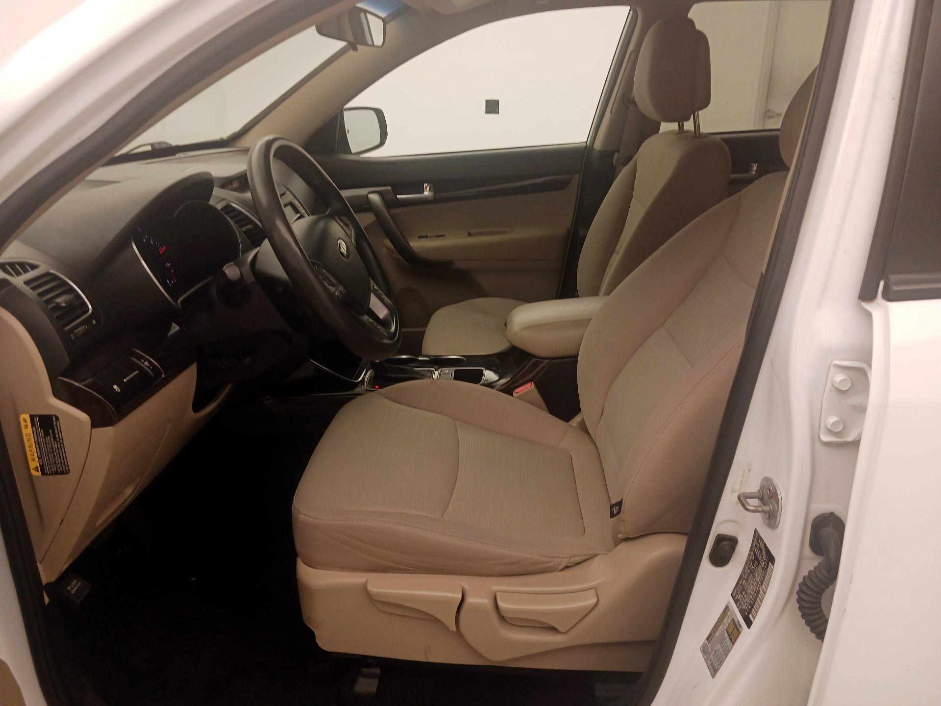 Thumbnail: 2014 Kia Sorento - 11